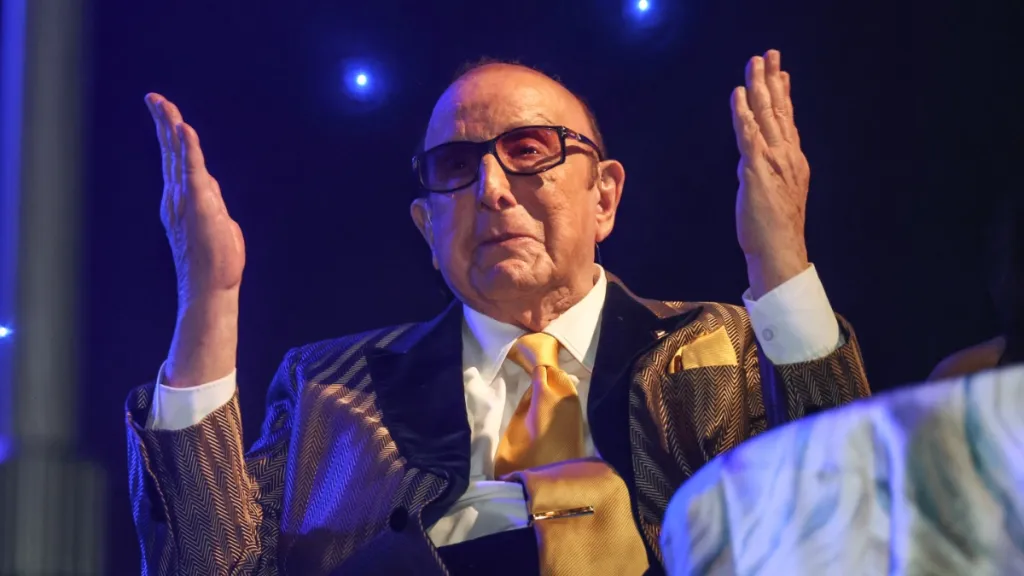 clive davis net worth